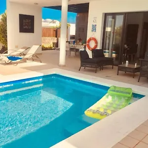casa-vilas-playa-blanca-lanzarote.in-canary-islands.com/