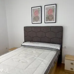 Rockside Residences La Linea Apartamento